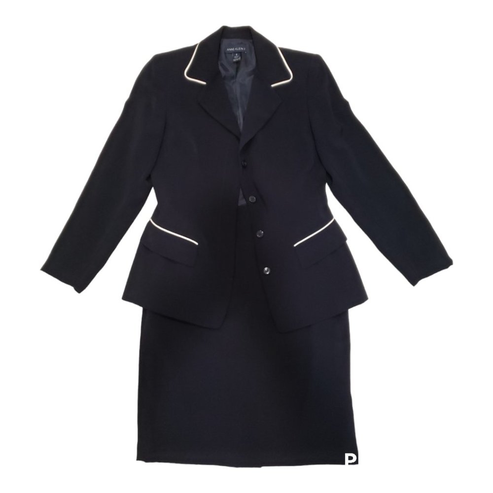 Anne Klein suit - Sz 2/4, Like New!